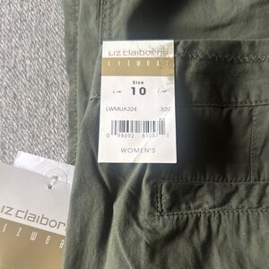 Liz Claiborne Women's Olive Capri Pants - Size 10